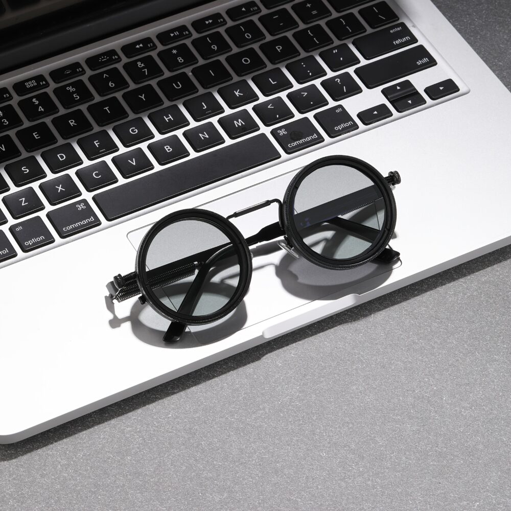 Fashionable Adjustable Sunglasses: Suitable for retro punk parties, sunshade, sun protection and festivals like Easter, graduation season, Halloween and Christmas. With aluminum-magnesium lenses, alloy frames, a glasses case and a lens cloth. - Image 3