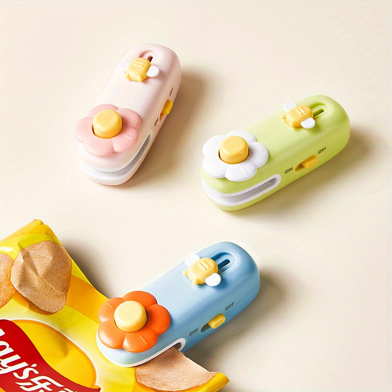 1pc Flower style snack sealer, mini rechargeable household small portable hand press sealer,